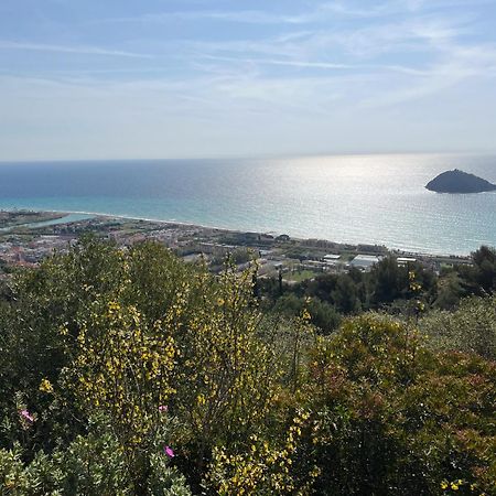 Nicoletta Rivieraholiday Albenga Luaran gambar